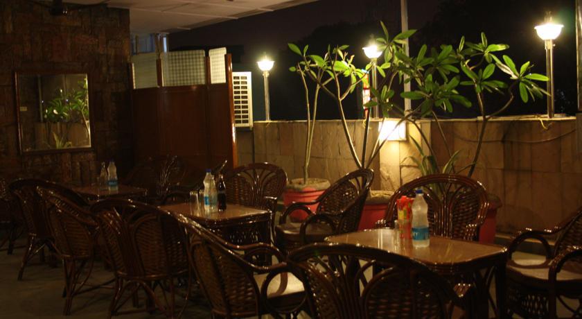 Hotel Rahul Palace Új-Delhi Étterem fotó