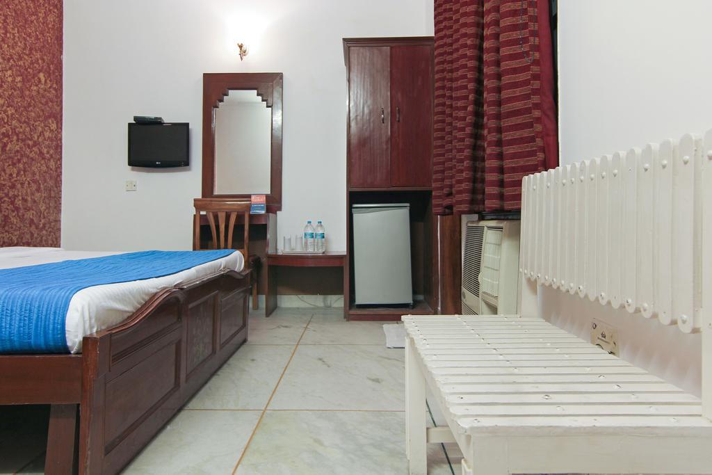 Hotel Rahul Palace Új-Delhi Kültér fotó