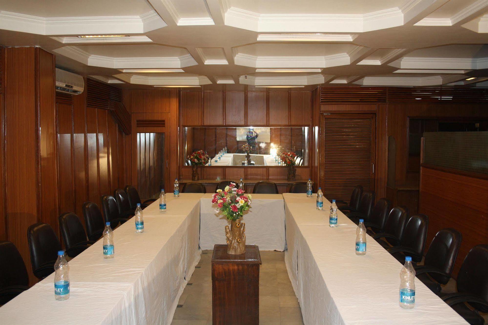 Hotel Rahul Palace Új-Delhi Létesítmények fotó