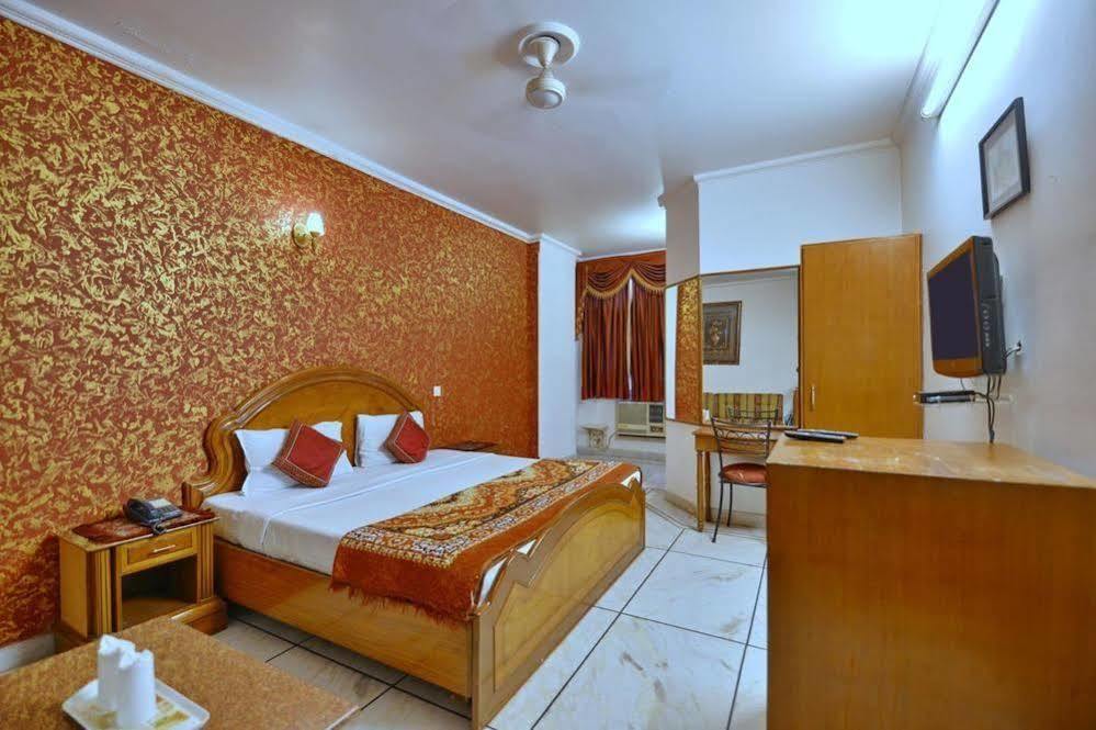 Hotel Rahul Palace Új-Delhi Kültér fotó